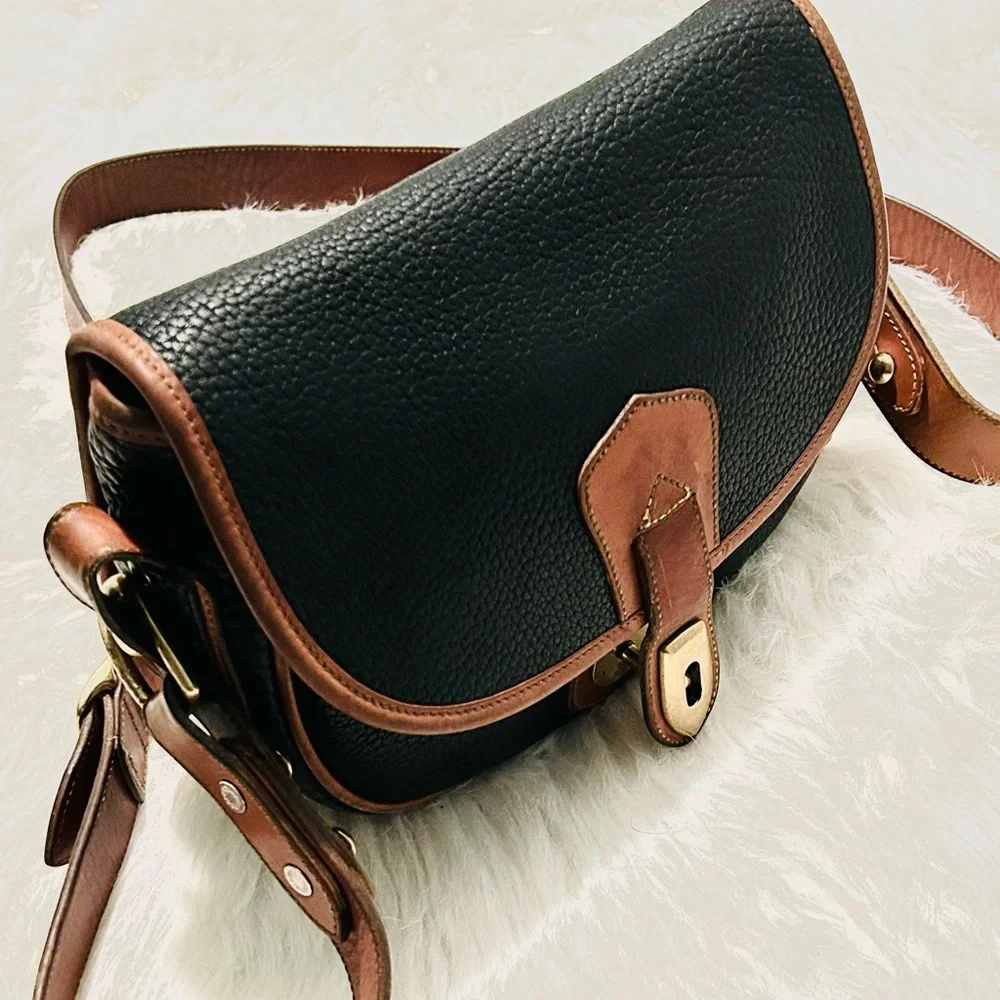 🔥SOLD🔥DOONEY AND BOURKE Vintage All Weather Leather Crossbody Purse - Picture 10 of 16